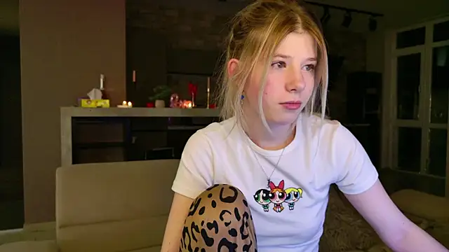 Snapshot of Bella_amory chatting on 03/06/25, 11:09 Bella amory online show from 03/06/25, 11:09