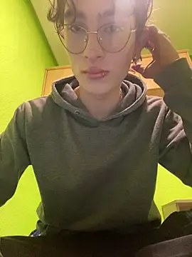 Snapshot of stormmart18 chatting on 03/18/25, 05:55 stormmart18 online show from 03/18/25, 05:55