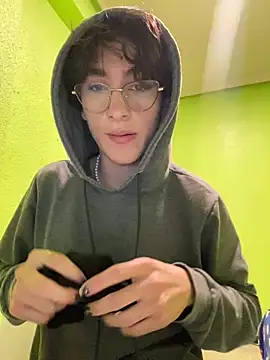 Snapshot of stormmart18 chatting on 02/09/25, 07:41 stormmart18 online show from 02/09/25, 07:41