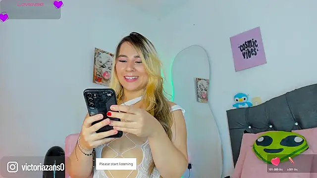 Vickyallien online show from 04/10/26, 04:14