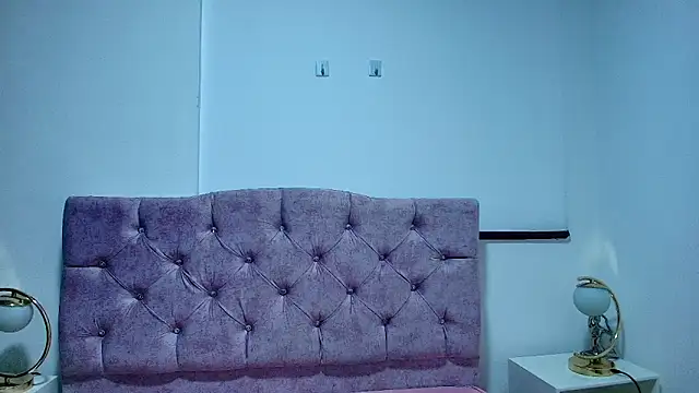 Skye Moore online show from 11/24/25, 07:03