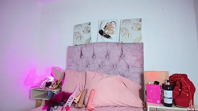 Skye Moore online show from 02/23/26, 07:03