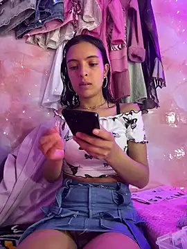 Skye Moore online show from 05/10/26, 02:15