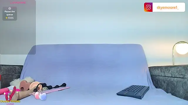 Skye Moore online show from 09/18/25, 12:52