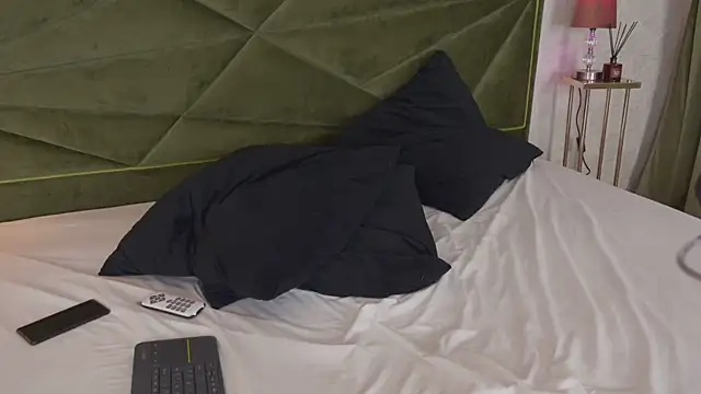 Snapshot of NataliaNovak chatting on 03/02/25, 04:14 NataliaNovak online show from 03/02/25, 04:14
