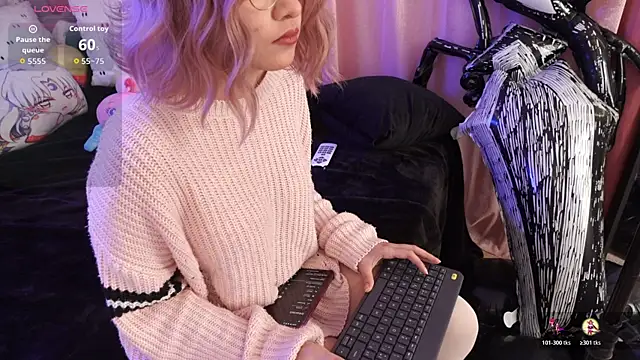 NataliaNovak online show from 10/28/25, 09:03