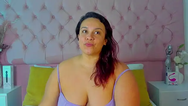 Snapshot of KourtneyEvans chatting on 09/25/25, 05:30 KourtneyEvans online show from 09/25/25, 05:30