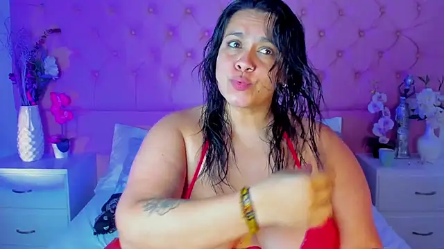 Snapshot of KourtneyEvans chatting on 11/28/25, 12:49 KourtneyEvans online show from 11/28/25, 12:49