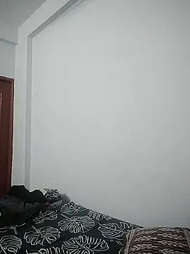 laila 10 online show from 09/17/25, 03:03