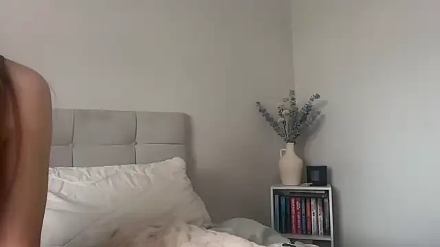 Snapshot of skyejde chatting on 02/03/26, 02:00 skyejde online show from 02/03/26, 02:00