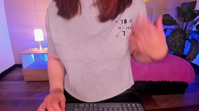  michonne  online show from 10/23/25, 09:02