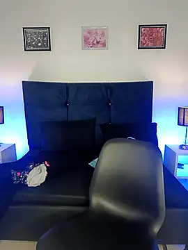  michonne  online show from 03/11/25, 07:58