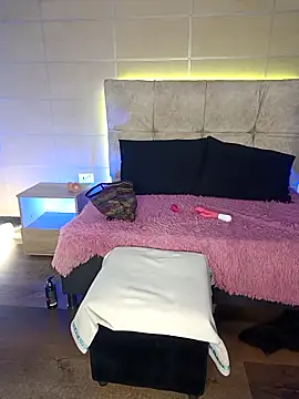  michonne  online show from 12/21/25, 11:12