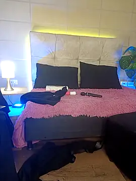  michonne  online show from 11/23/25, 10:14