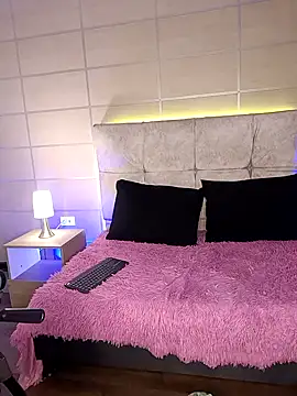  michonne  online show from 09/23/25, 09:11