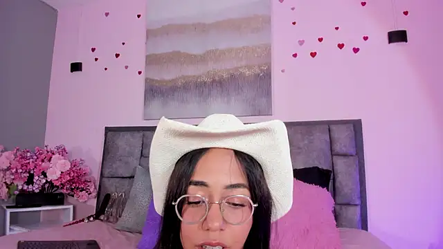 Snapshot of AdelaLust chatting on 02/28/26, 04:12 AdelaLust online show from 02/28/26, 04:12