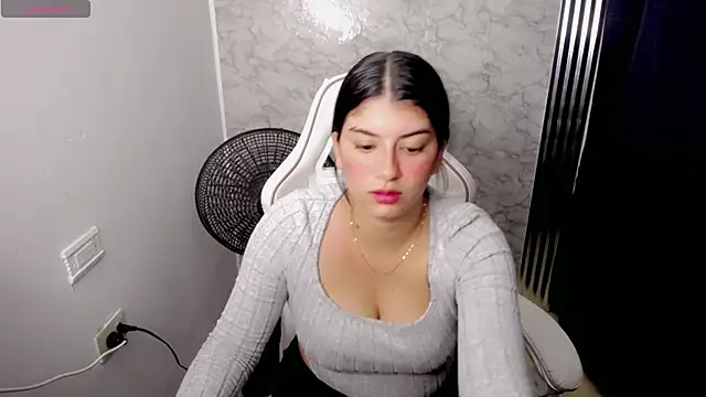 Snapshot of hello_kityy25 chatting on 01/06/26, 02:48 hello kityy25 online show from 01/06/26, 02:48