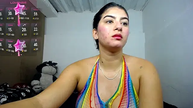 Snapshot of hello_kityy25 chatting on 05/31/26, 10:43 hello kityy25 online show from 05/31/26, 10:43
