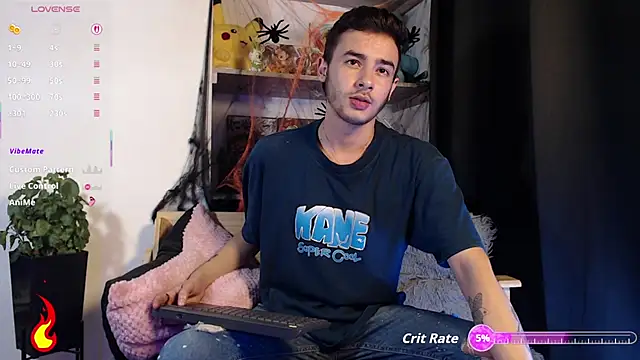 Snapshot of kyle_clint07 chatting on 10/22/25, 02:44 kyle clint07 online show from 10/22/25, 02:44