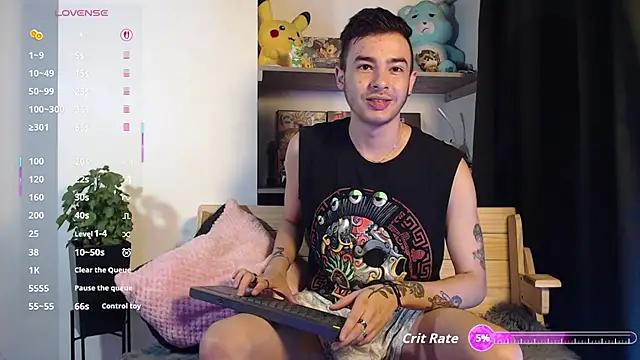 Snapshot of kyle_clint07 chatting on 10/10/25, 06:42 kyle clint07 online show from 10/10/25, 06:42