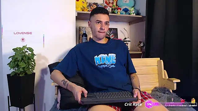 Snapshot of kyle_clint07 chatting on 09/15/25, 07:03 kyle clint07 online show from 09/15/25, 07:03