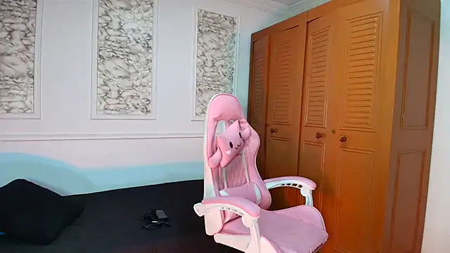 Danella houston online show from 12/05/25, 05:44