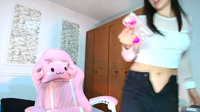 Snapshot of Danella_houston chatting on 10/08/25, 06:19 Danella houston online show from 10/08/25, 06:19