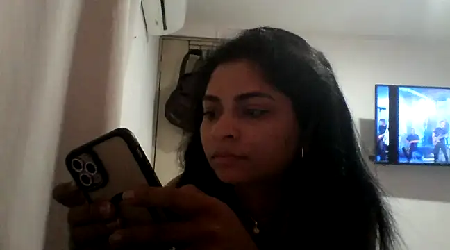 Snapshot of Tana_latin chatting on 02/16/25, 11:39 Tana latin online show from 02/16/25, 11:39