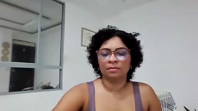 Snapshot of Tana_latin chatting on 09/24/25, 01:13 Tana latin online show from 09/24/25, 01:13