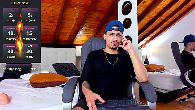 Snapshot of Sebastian_Berne chatting on 03/19/25, 01:32 Sebastian Berne online show from 03/19/25, 01:32
