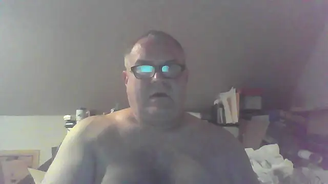 Snapshot of mkestr69 chatting on 08/05/26, 08:03 mkestr69 online show from 08/05/26, 08:03