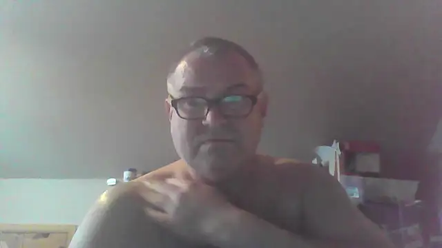 mkestr69 online show from 12/01/25, 09:26