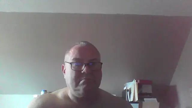 Snapshot of mkestr69 chatting on 05/01/26, 07:52 mkestr69 online show from 05/01/26, 07:52