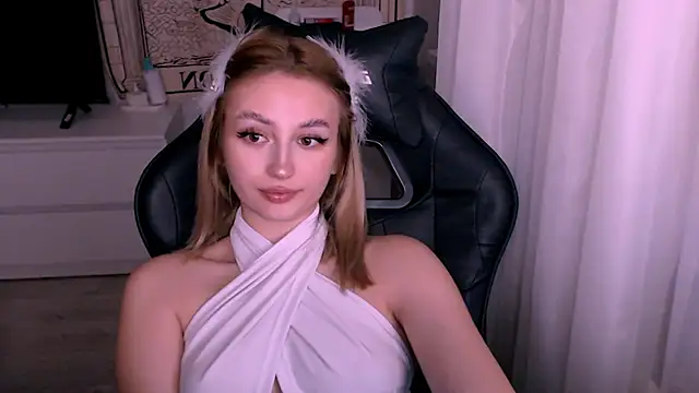 beauty blonde online show from 11/02/25, 01:10