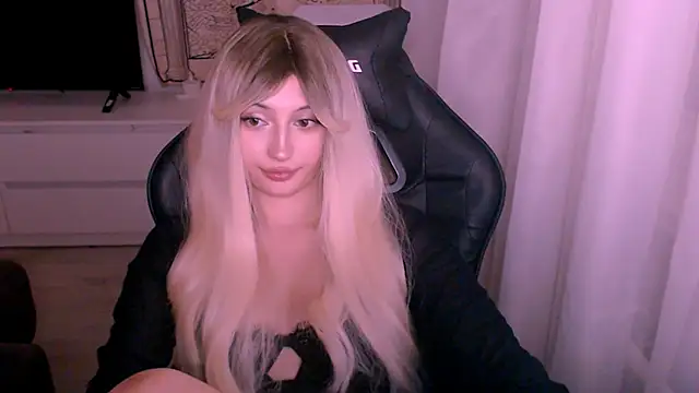 beauty blonde online show from 12/17/25, 02:00