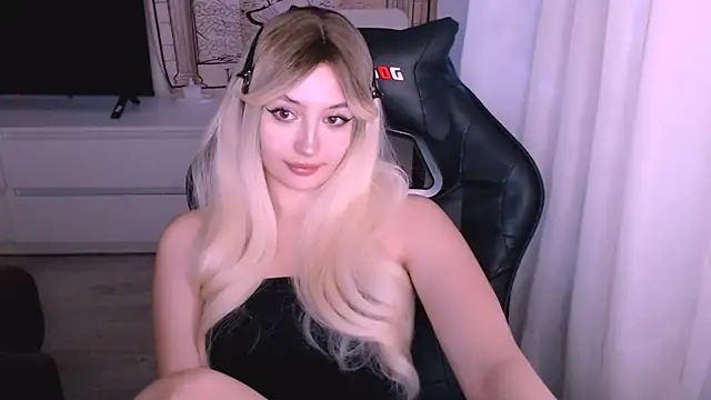 beauty blonde online show from 12/04/25, 02:54