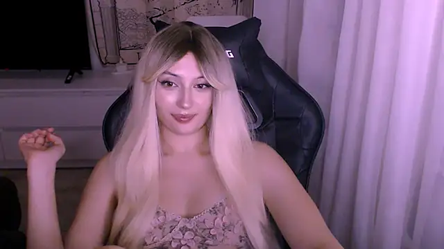 beauty blonde online show from 12/15/25, 04:02