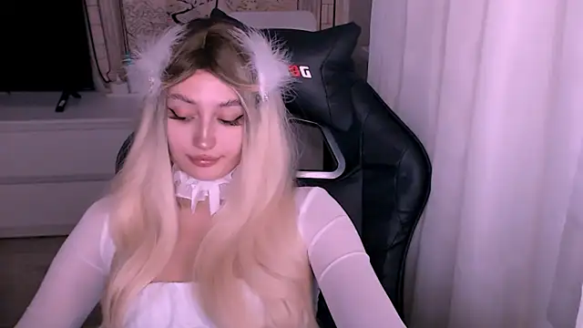 beauty blonde online show from 11/10/25, 02:16