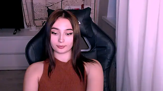 Snapshot of beauty_blonde chatting on 10/04/25, 11:56 beauty blonde online show from 10/04/25, 11:56