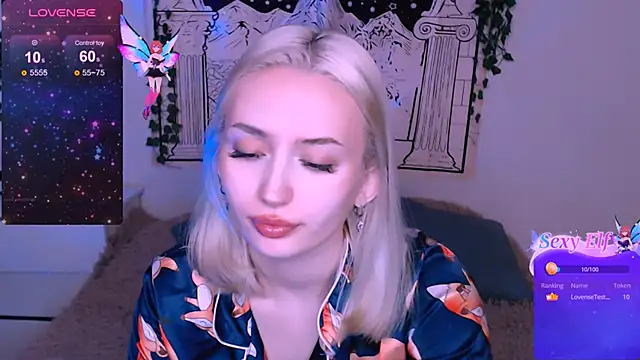 Snapshot of beauty_blonde chatting on 02/16/25, 10:22 beauty blonde online show from 02/16/25, 10:22