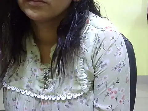 Your cutiepie  online show from 10/28/25, 05:34