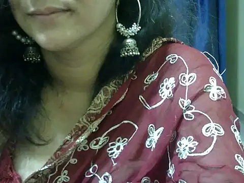 Your cutiepie  online show from 10/07/25, 06:09