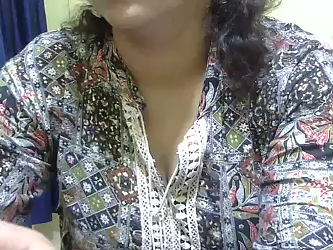 Your cutiepie  online show from 10/31/25, 08:22