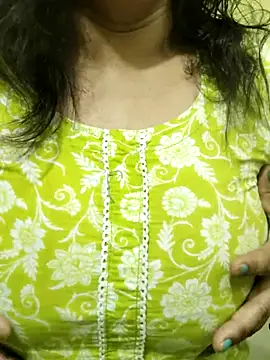 Your cutiepie  online show from 11/26/25, 06:19