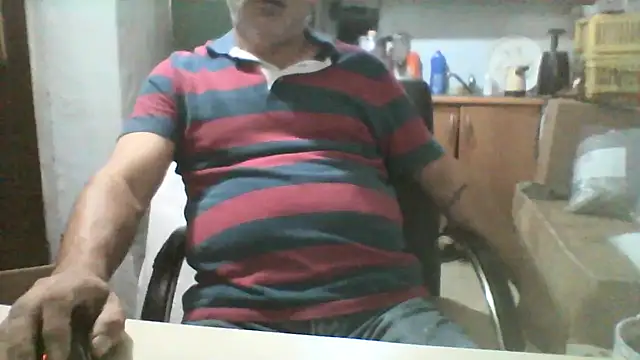 Snapshot of murat7888 chatting on 10/07/25, 04:57 murat7888 online show from 10/07/25, 04:57