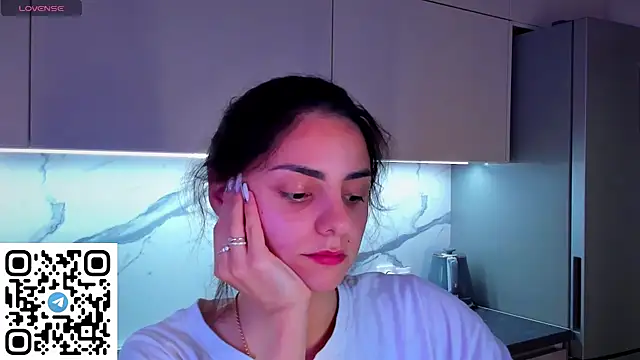 EmiliaZen online show from 06/23/26, 05:33