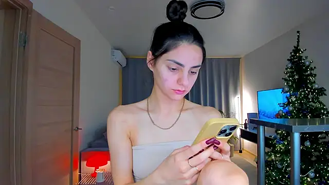 EmiliaZen online show from 12/22/25, 05:35