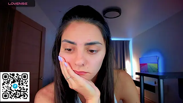 Snapshot of EmiliaZen chatting on 09/19/25, 11:25 EmiliaZen online show from 09/19/25, 11:25