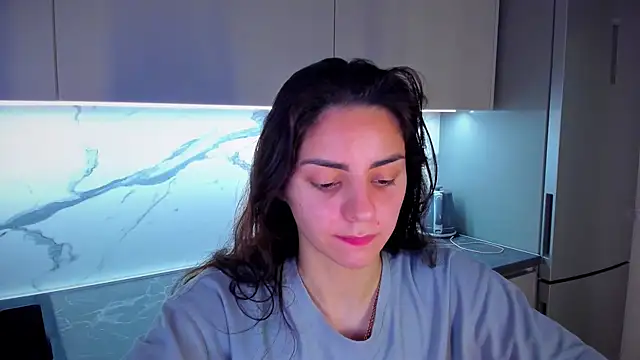 EmiliaZen online show from 06/17/26, 08:08