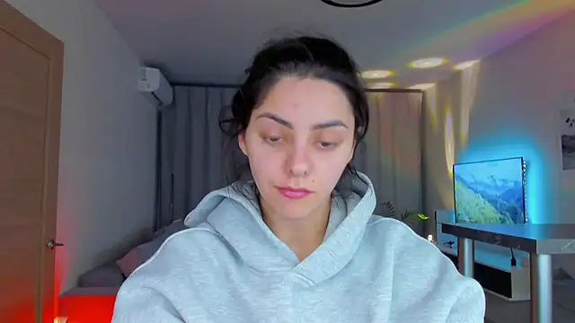 EmiliaZen online show from 04/10/26, 04:25